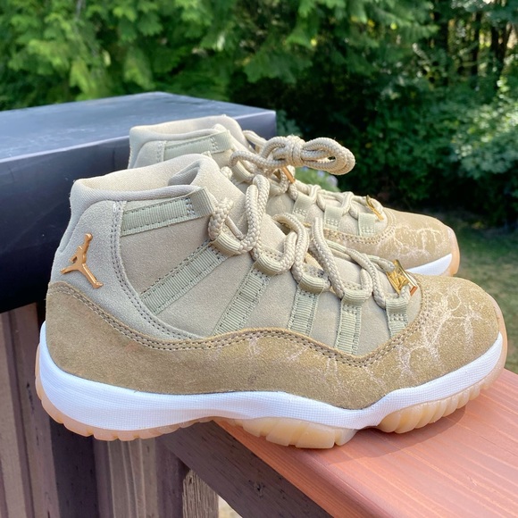 Jordan 11 Retro “Olive” - Picture 7 of 11